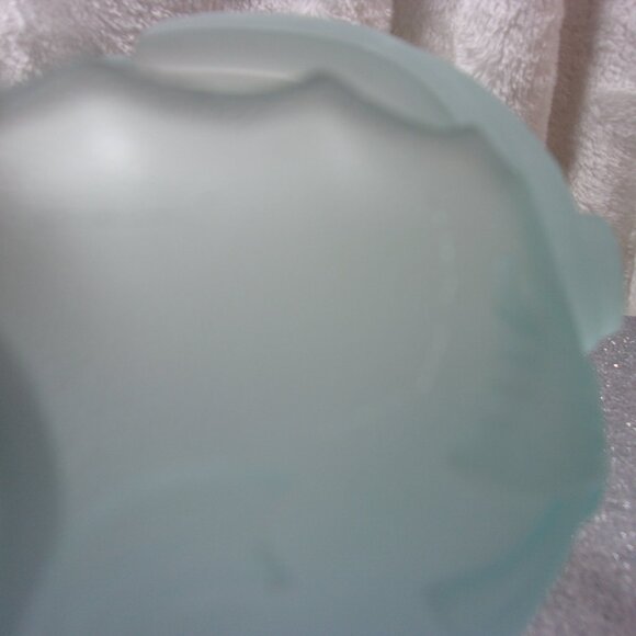 H-267 IMPERIAL GLASS FROSTED BLUE SPLIT HANDLE BASKET - Picture 6 of 15